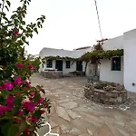 Coral Apartment Karavostasis (Folegandros)