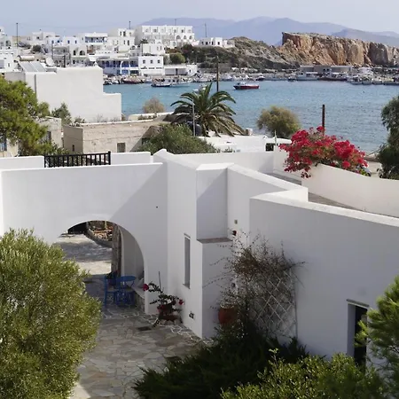 Coral Karavostasis (Folegandros)