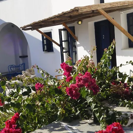 Coral Karavostasis (Folegandros)