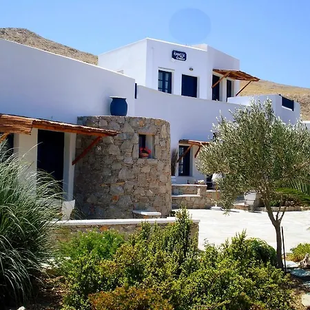 Coral Karavostasis (Folegandros)
